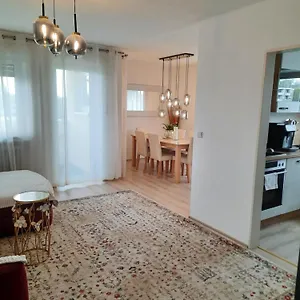 Moderne 3zimmer Wohnung, In Apartment