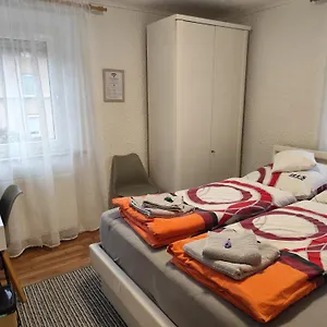 Gästezimmer Boxenstopp Privatunterkunft